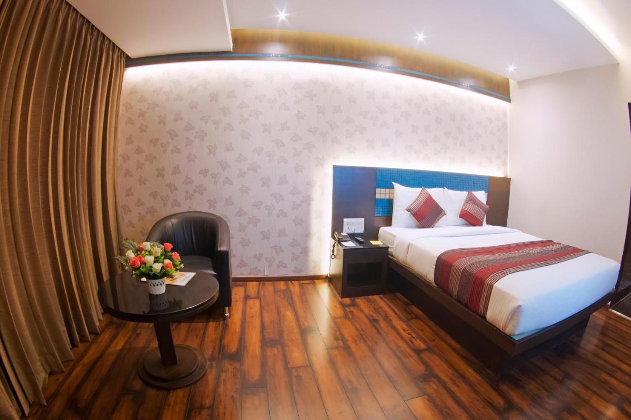 President Hotel Mysore Exterior photo