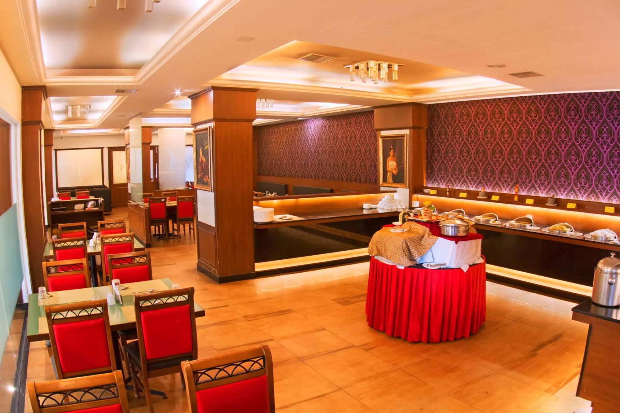 President Hotel Mysore Exterior photo