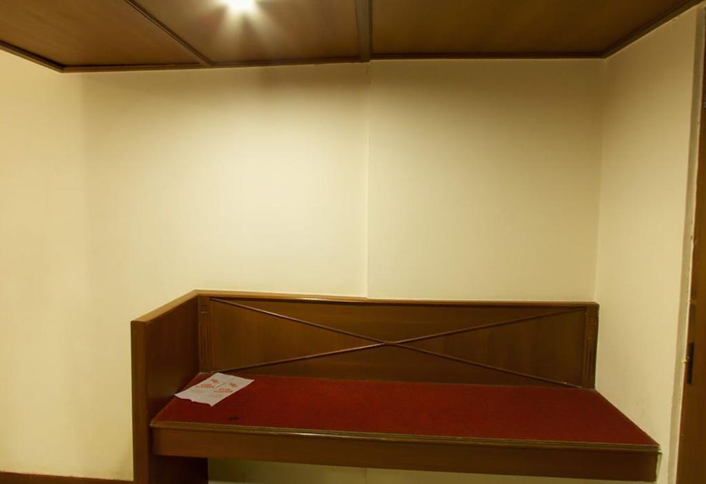 President Hotel Mysore Room photo