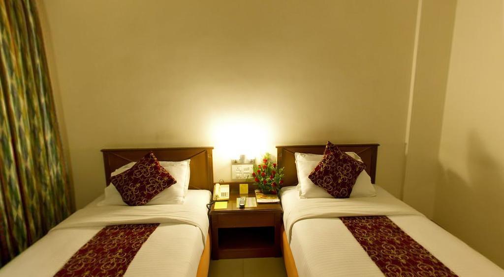 President Hotel Mysore Room photo